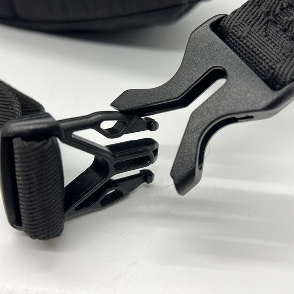 Adidas licensed belt pack. Never used. - Picture 5 of 8